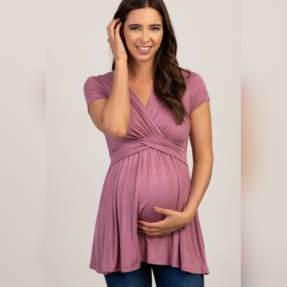 *Like New* Pinkblush Maternity Nursing Top